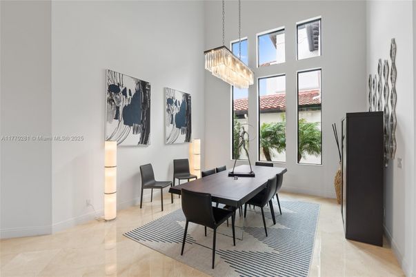 Chandelier, Dining room, Interior