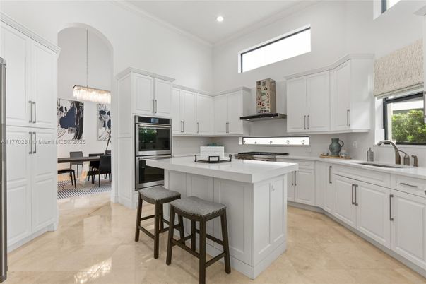 Chandelier, Dining room, Interior, Kitchen, Recessed Lighting, Stainless Steel Appliances