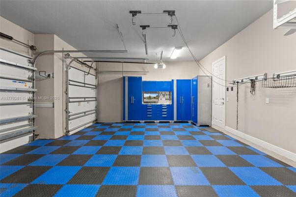 Garage, Interior