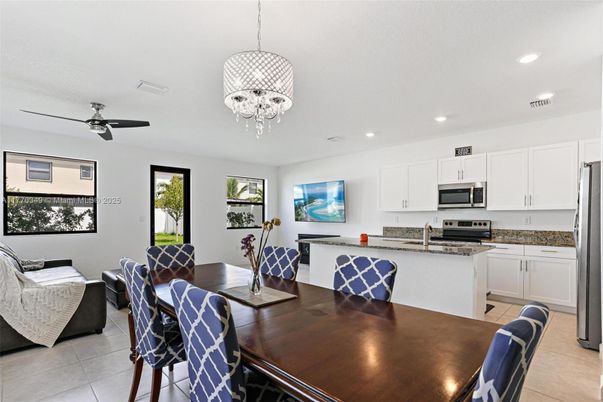 Chandelier, Dining room, Interior, Kitchen, Recessed Lighting, Stainless Steel Appliances