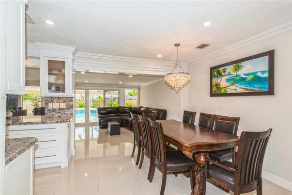 Chandelier, Dining room, Interior, Living room, Recessed Lighting