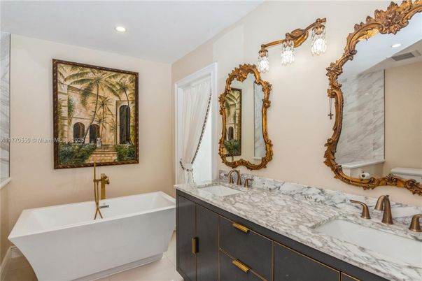 Bathroom, Dual Sink Vanities, Free Standing Baths, Interior, Recessed Lighting
