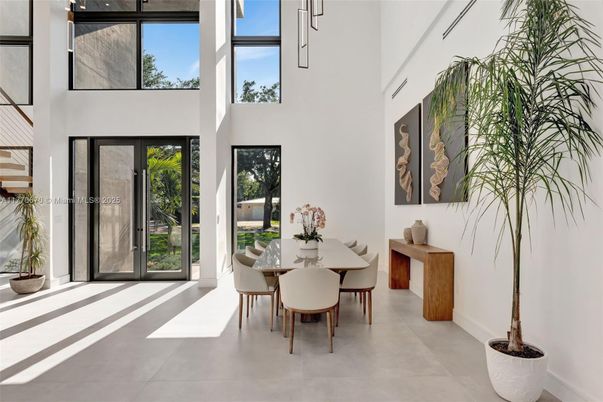 Dining room, Interior