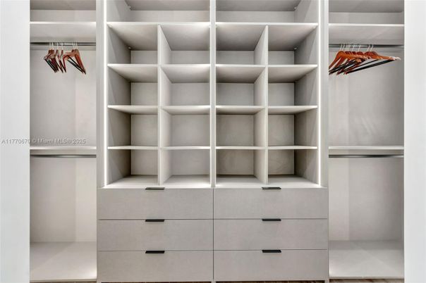 Interior, Walk-in Closets