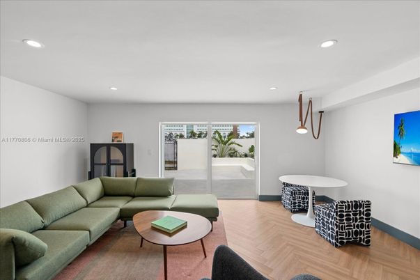 Interior, Living room, Pendant Lights, Recessed Lighting, Wood Texture Flooring