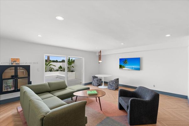 Interior, Living room, Pendant Lights, Recessed Lighting, Wood Texture Flooring
