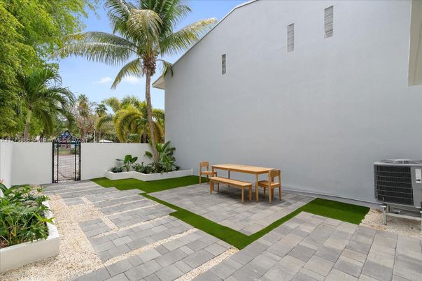 Backyard, Exterior