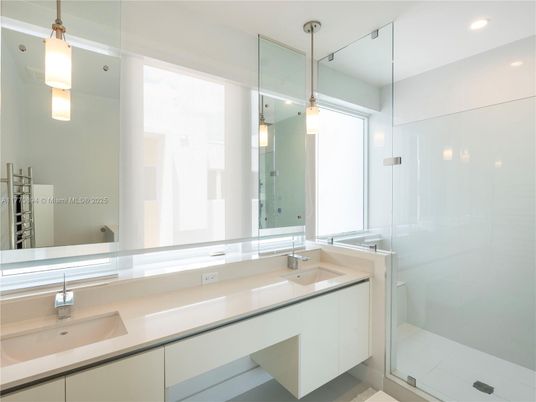 Bathroom, Glass Shower, Interior, Pendant Lights, Recessed Lighting
