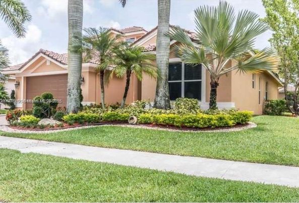 Attached, Backyard, Exterior, Facade, Mediterranean