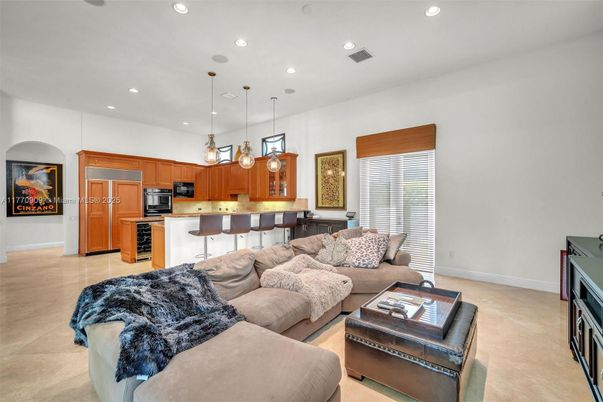 Interior, Kitchen, Living room, Pendant Lights, Recessed Lighting, Stainless Steel Appliances