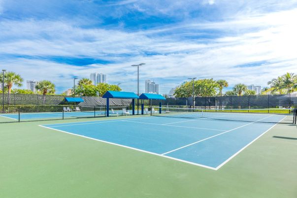Exterior, Tennis Courts