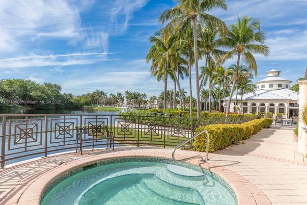 Exterior, Lake, Pool, Water
