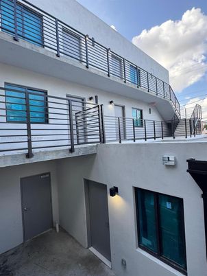 Exterior, Facade, Modern