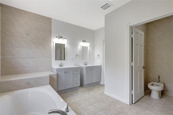Bathroom, Dual Sink Vanities, Interior