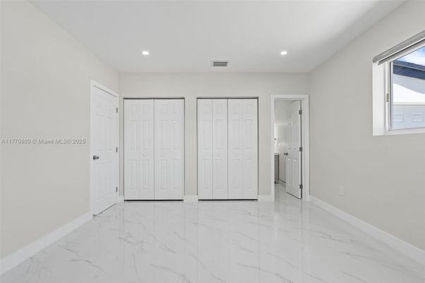 Empty room, Interior, Marble, Recessed Lighting