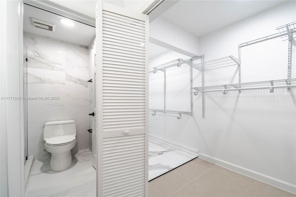 Bathroom, Interior, Marble, Marble Walls, Recessed Lighting