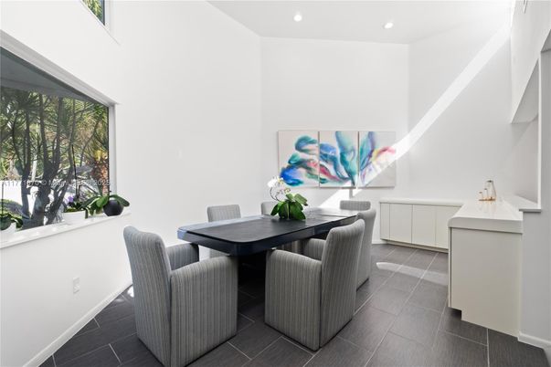 Dining room, Interior, Recessed Lighting