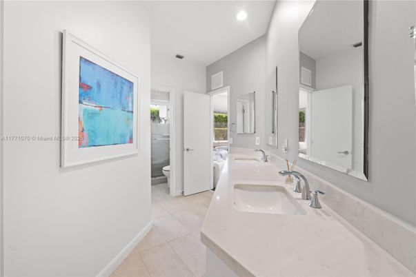 Bathroom, Interior, Recessed Lighting