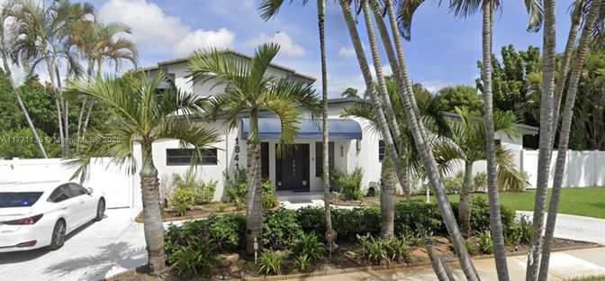 Exterior, Facade, Spanish Mediterranean