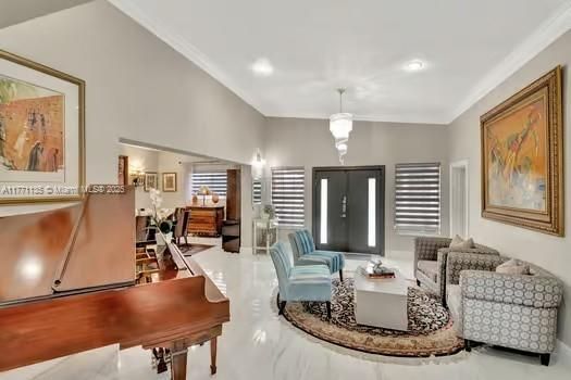 Interior, Living room, Pendant Lights, Piano, Recessed Lighting
