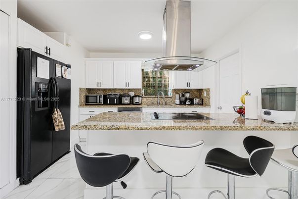 Interior, Kitchen, Marble, Recessed Lighting