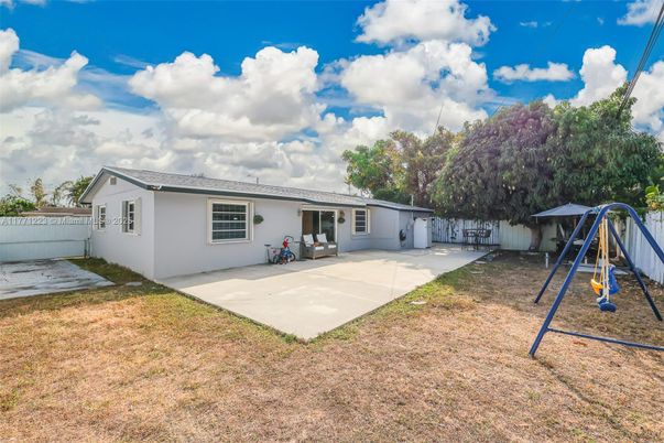 Backyard, Exterior, Playground