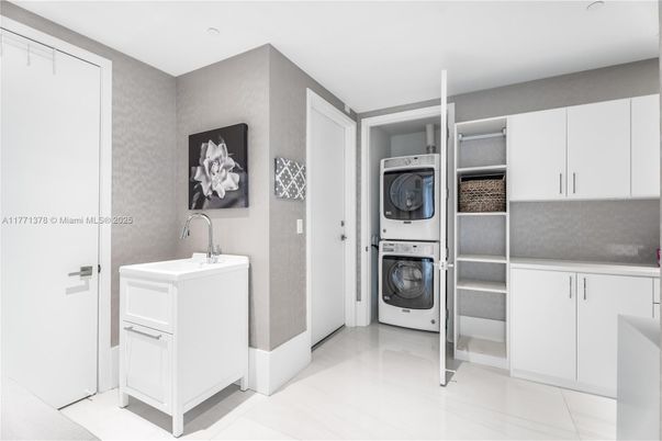 Interior, Utility Closets, Washer