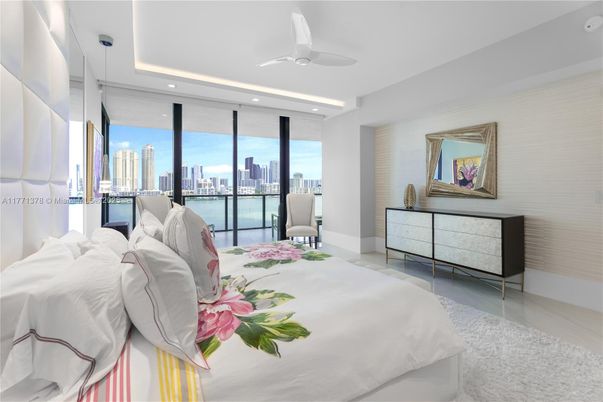 Bedroom, Interior, Recessed Lighting, Water
