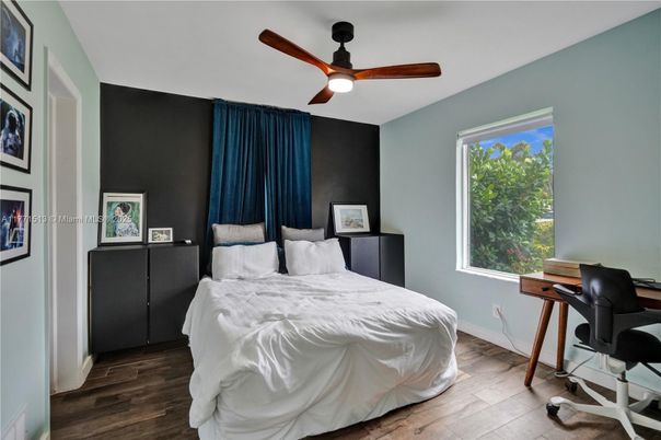 Bedroom, Home Office, Interior, Wood Texture Flooring