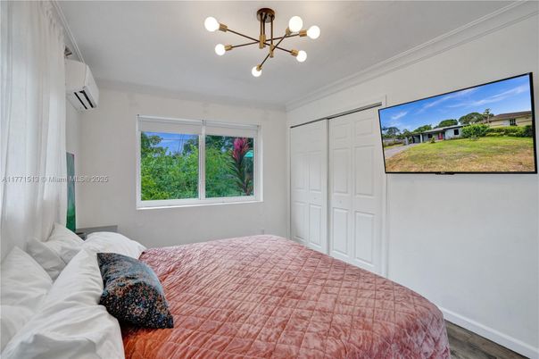 Bedroom, Interior, Pendant Lights, Wood Texture Flooring