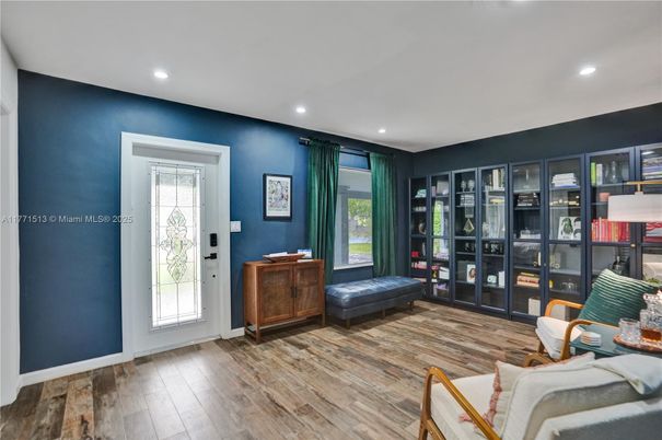 Interior, Recessed Lighting, Wood Texture Flooring