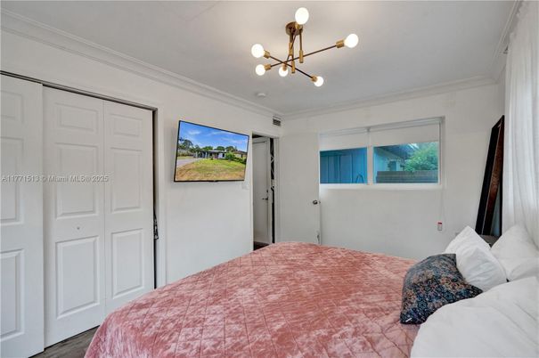 Bedroom, Interior, Pendant Lights, Wood Texture Flooring
