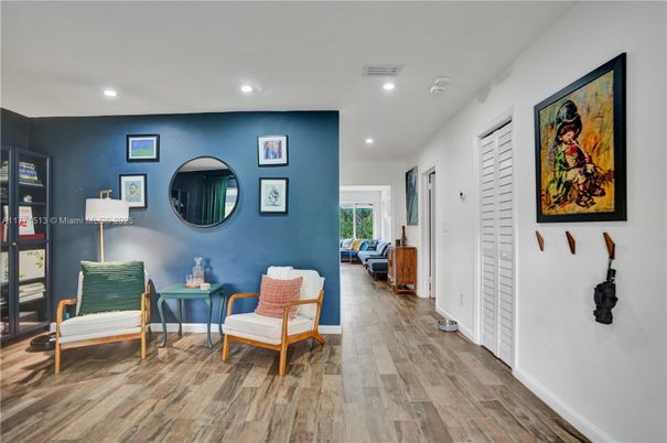 Interior, Recessed Lighting, Wood Texture Flooring