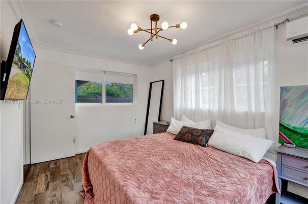 Bedroom, Interior, Pendant Lights, Wood Texture Flooring