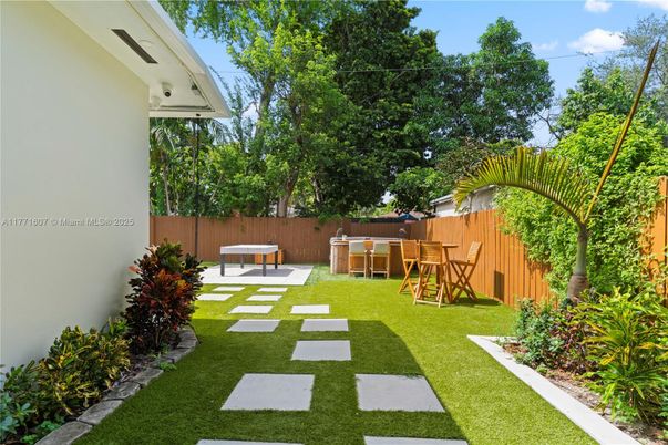 Backyard, Exterior