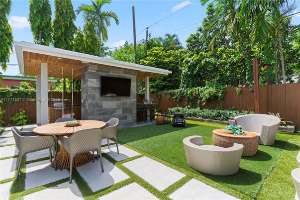 Backyard, Exterior