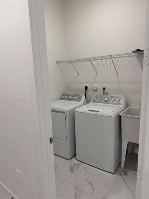 Interior, Marble, Utility Closets, Washer