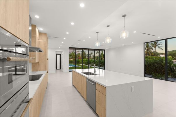 Interior, Kitchen, Pendant Lights, Recessed Lighting, Stainless Steel Appliances