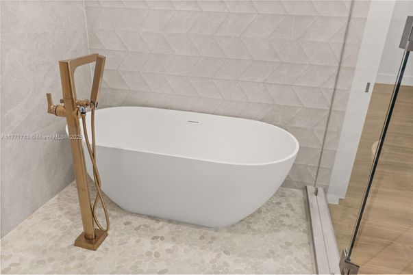Bathroom, Free Standing Baths, Interior