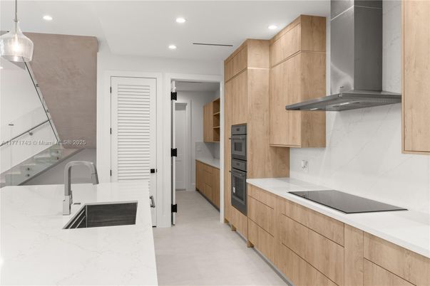 Interior, Kitchen, Pendant Lights, Recessed Lighting