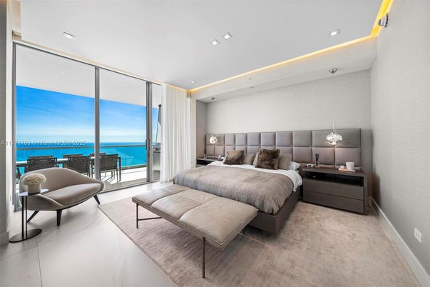 Bedroom, Interior, Recessed Lighting, Water