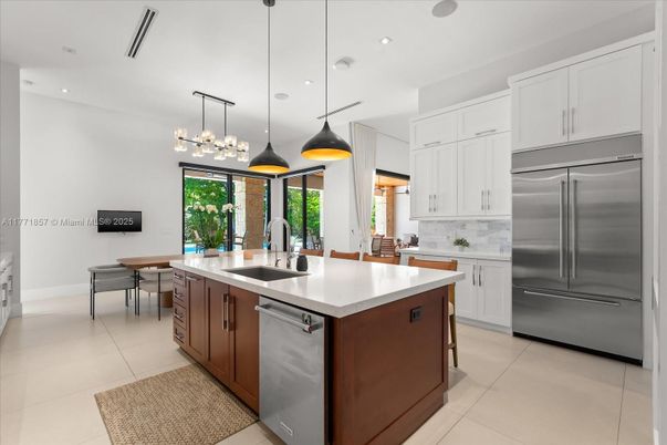 Dining room, Interior, Kitchen, Pendant Lights, Recessed Lighting, Stainless Steel Appliances