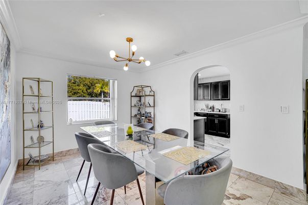 Dining room, Interior, Marble, Pendant Lights