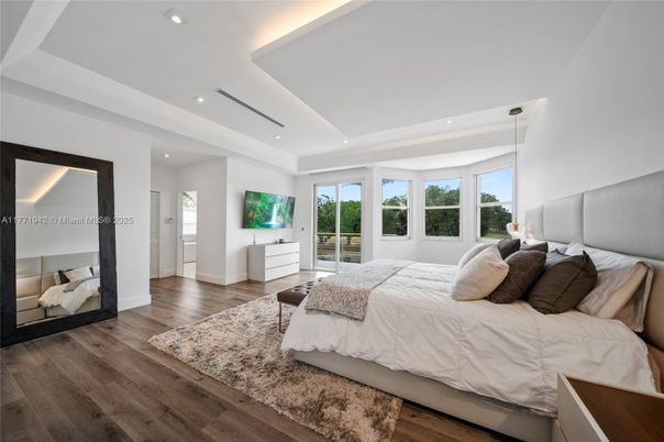 Bedroom, Interior, Pendant Lights, Recessed Lighting, Wood Texture Flooring