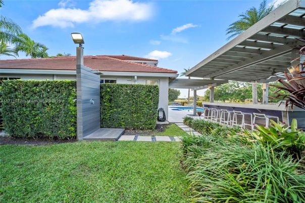 Backyard, Exterior
