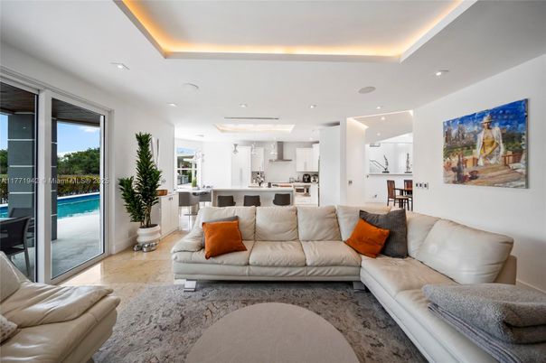 Interior, Kitchen, Living room, Recessed Lighting, Stainless Steel Appliances