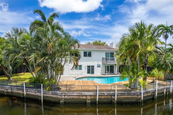 Exterior, Lake, Pool
