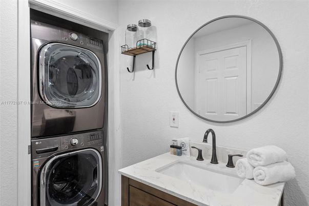 Bathroom, Interior, Utility Closets, Washer