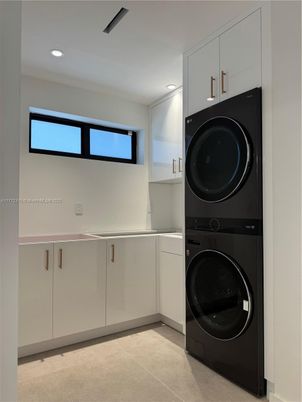 Interior, Recessed Lighting, Utility Closets, Washer