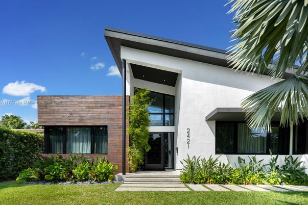 Exterior, Facade, Brick Facade, Modern